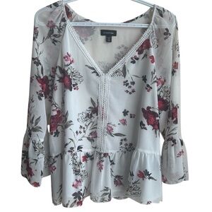Le Château Floral Boho Peplum Blouse Medium — V-Neck Lace Trim Top
